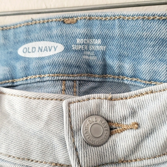 Old Navy Rockstar Super Skinny Ankle Mid Rise size 2 Distressed jeans - Picture 2 of 4